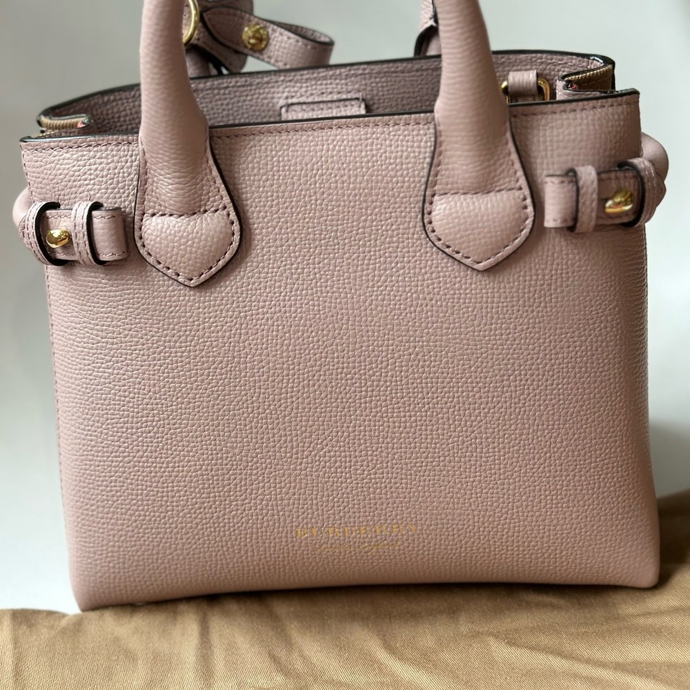 🌸New Burberry Grainy Calfskin House Check Baby Banner Tote Pale Orchid (NWT) - Picture 8 of 8
